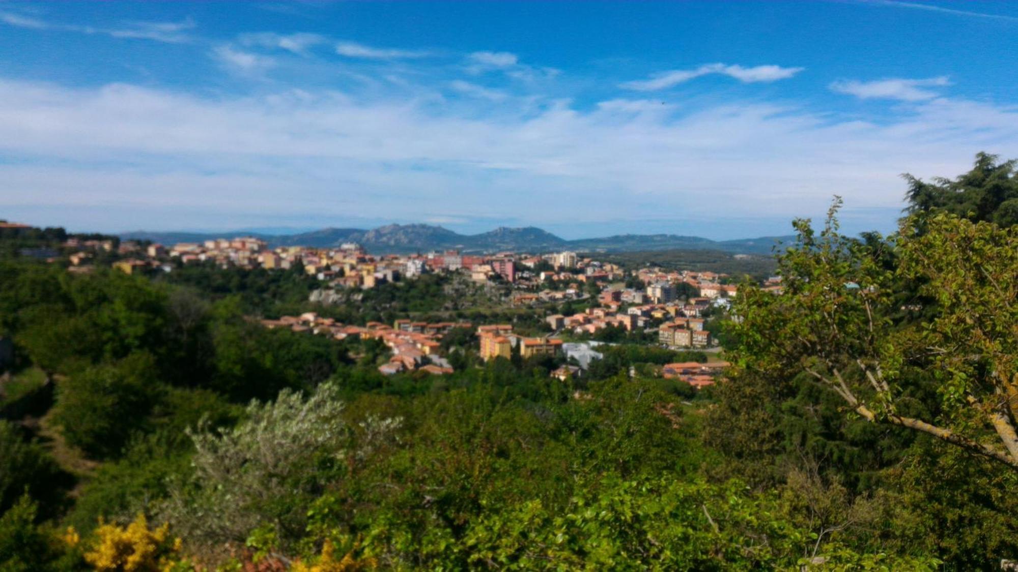 B&B Meladormo Tempio Pausania Buitenkant foto