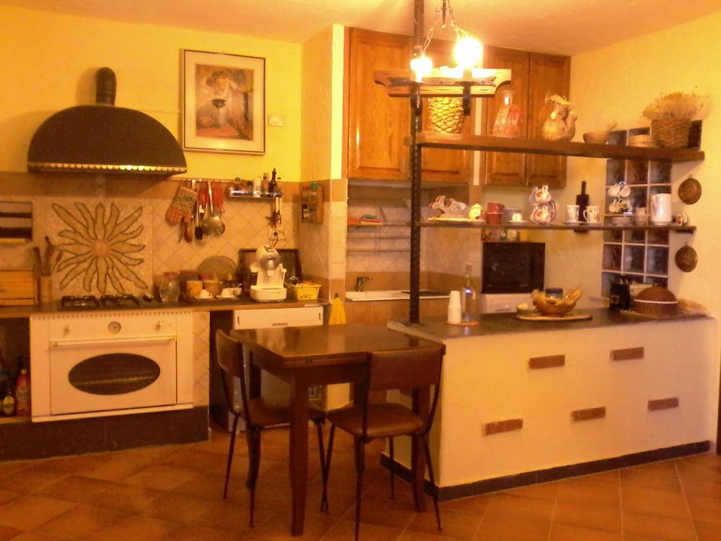 B&B Meladormo Tempio Pausania Buitenkant foto